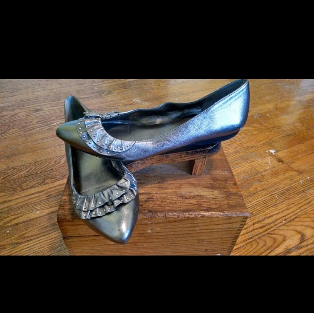 Metallic leather flats